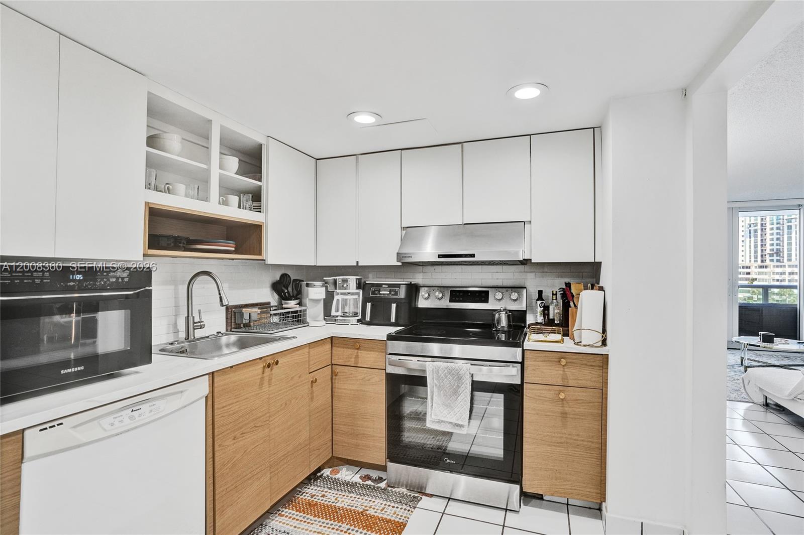 ARLEN HOUSE EAST CONDO - Residential