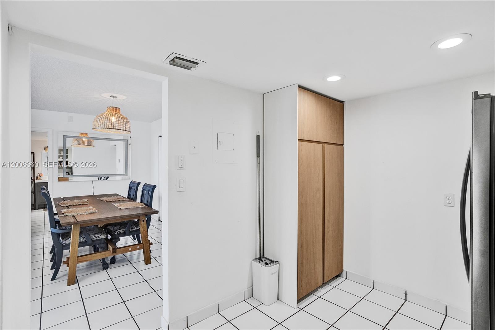 ARLEN HOUSE EAST CONDO - Residential