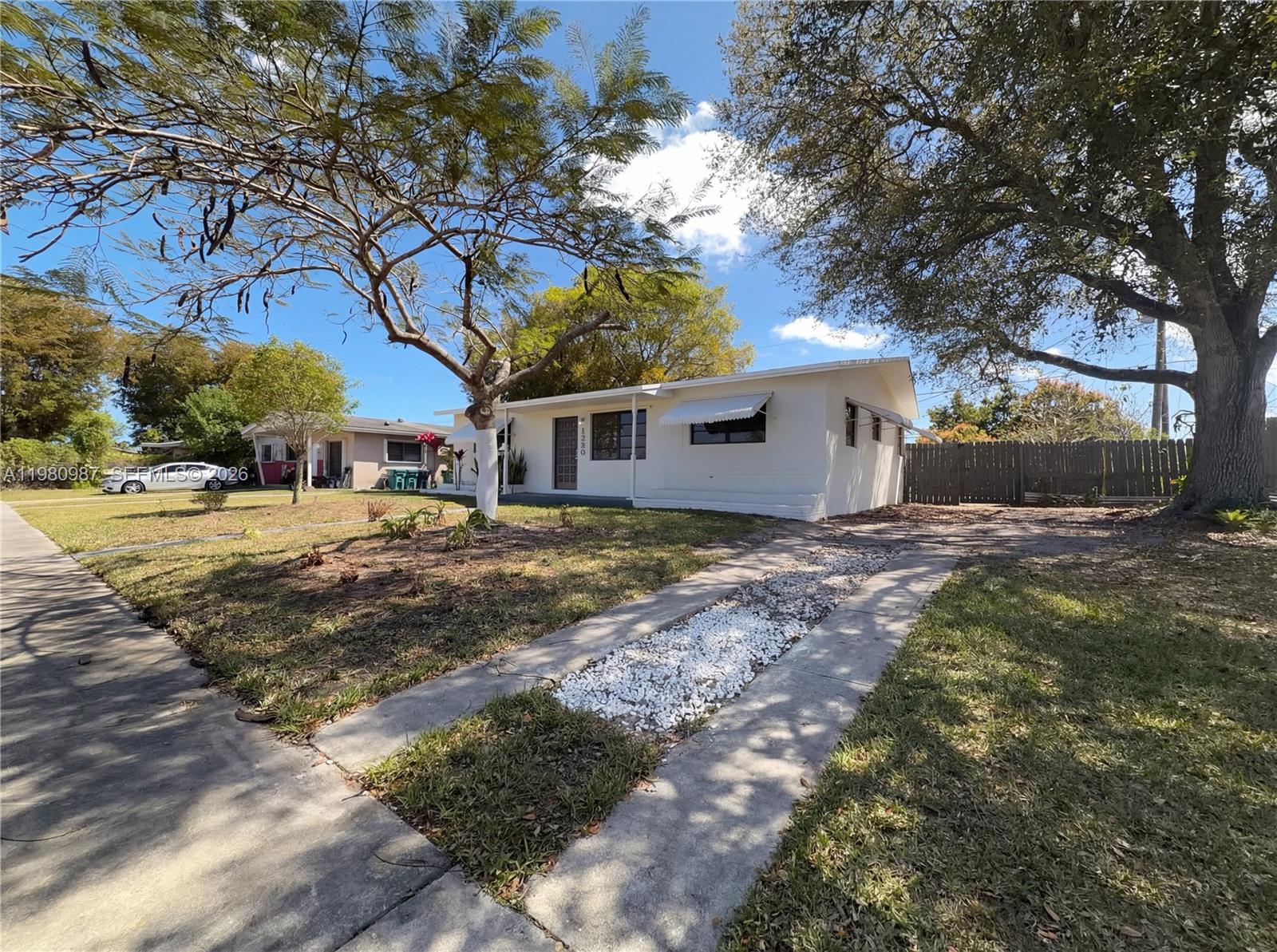 SO MIAMI HEIGHTS ADDN E - Residential