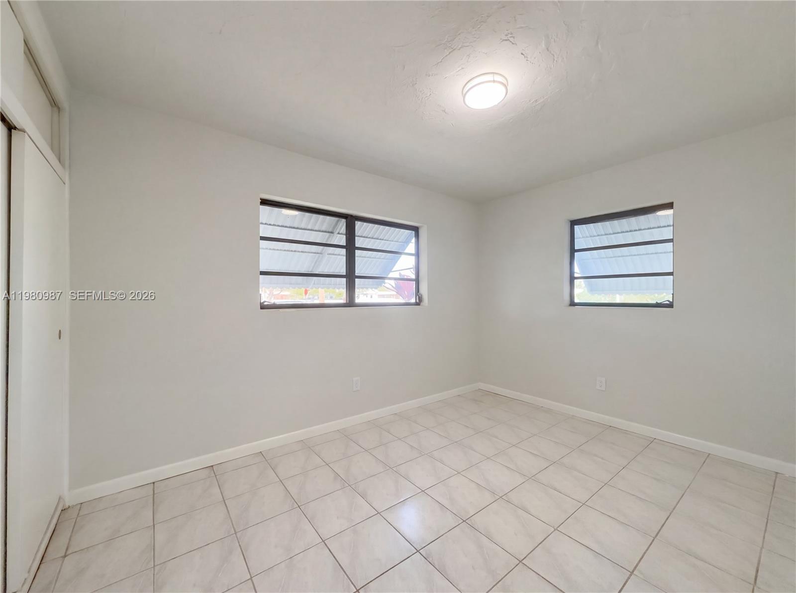 SO MIAMI HEIGHTS ADDN E - Residential