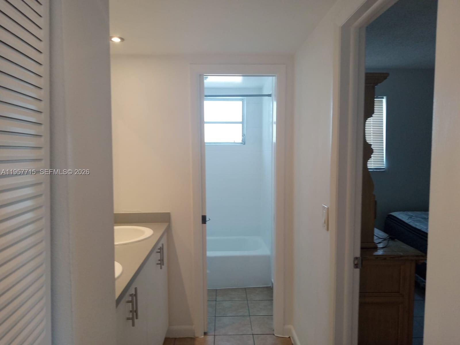 MOONRAKER CONDO - Residential