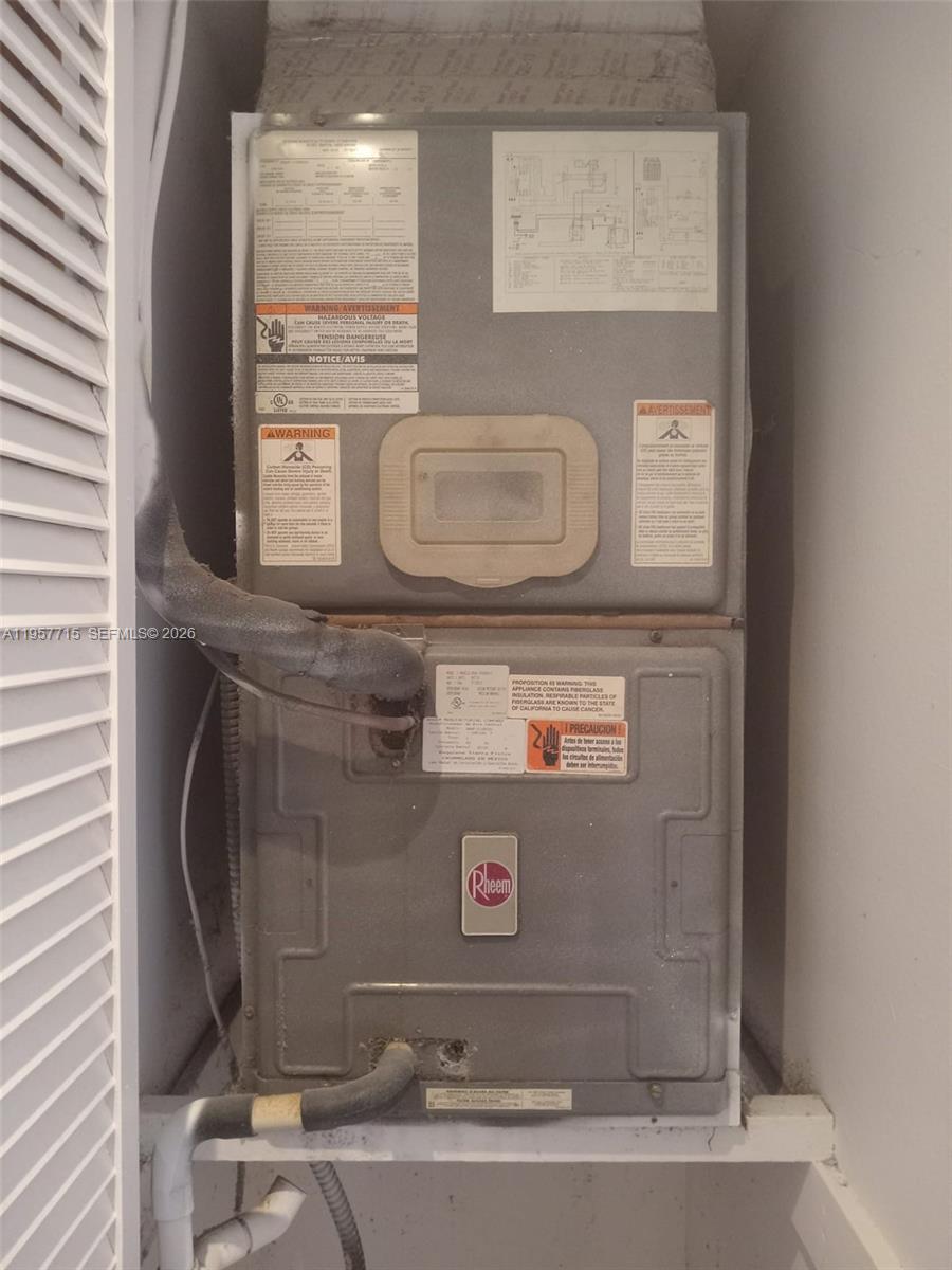 MOONRAKER CONDO - Residential