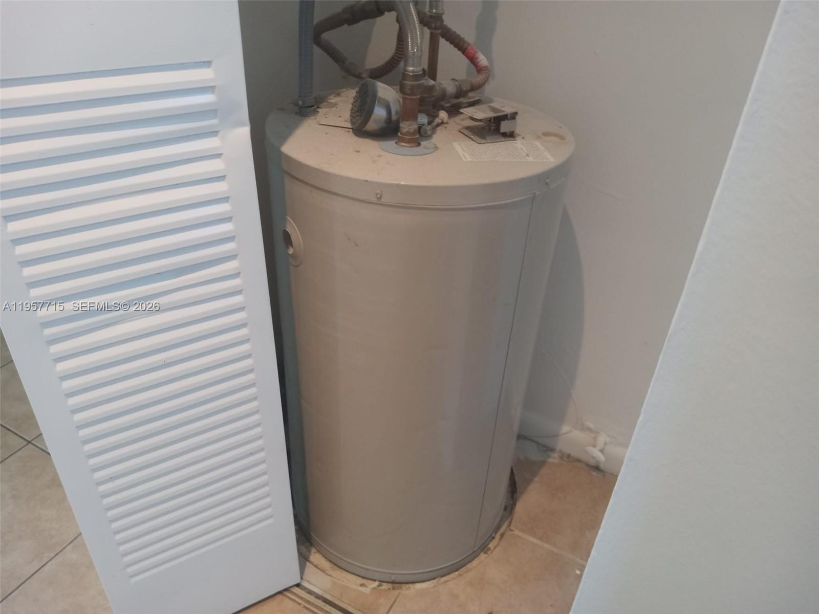 MOONRAKER CONDO - Residential