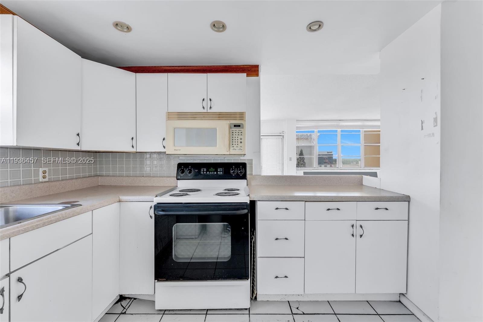 2025 NE 164th St 809