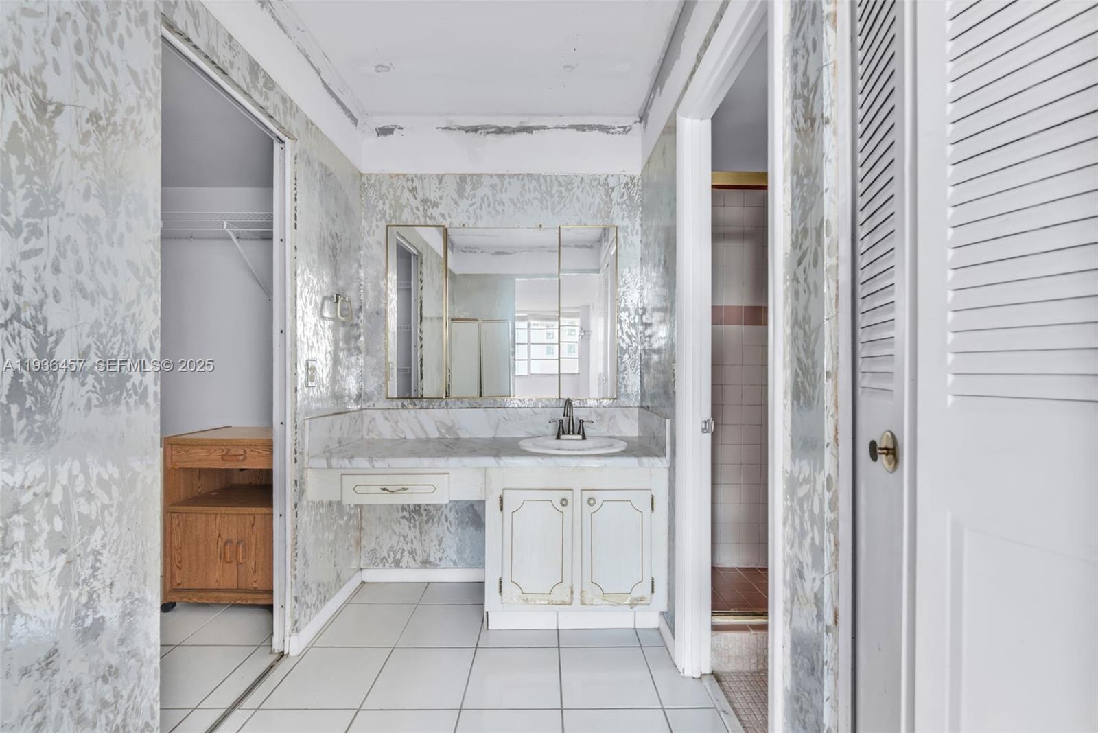 CRESTVIEW TOWERS CONDO - Residential