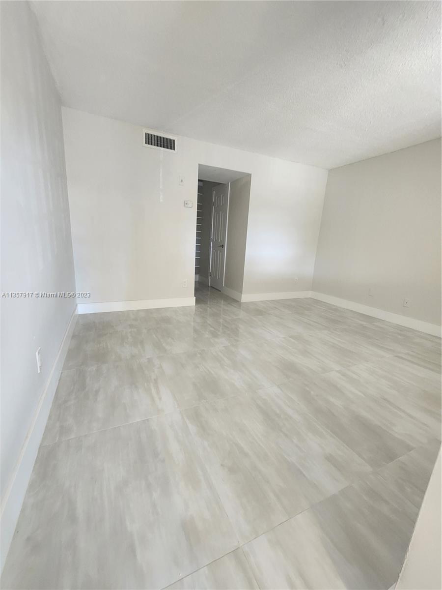 COURTYARDS AT KENDALL CON - Residential