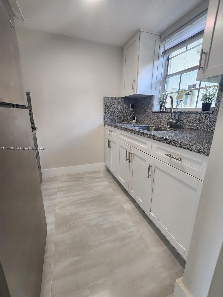 COURTYARDS AT KENDALL CON - Residential