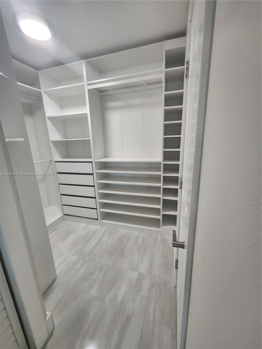 COURTYARDS AT KENDALL CON - Residential
