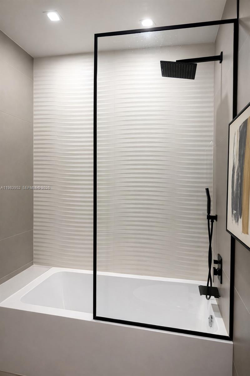 LOFTS AT HOLLYWOOD ST - Residential