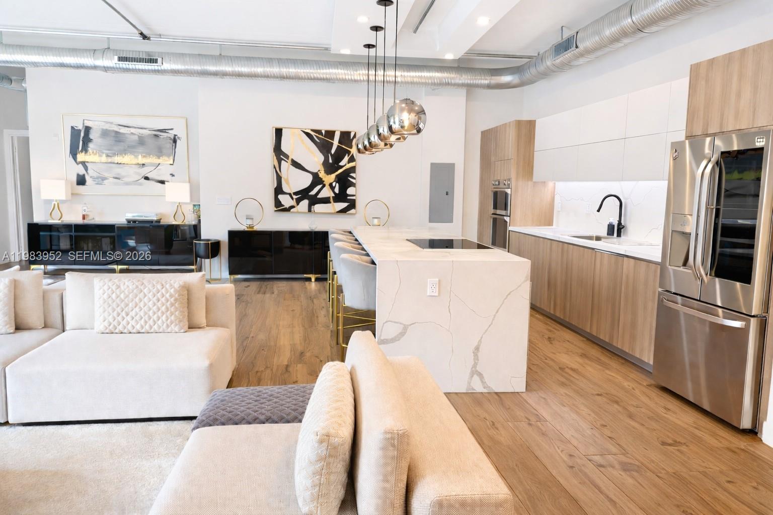 LOFTS AT HOLLYWOOD ST - Residential