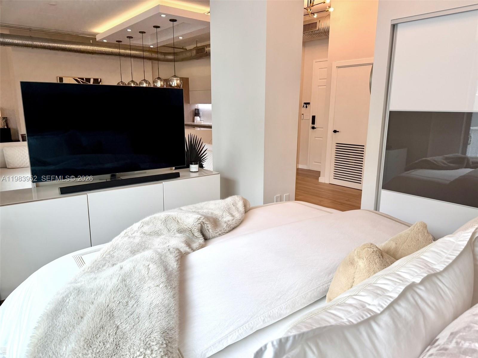 LOFTS AT HOLLYWOOD ST - Residential