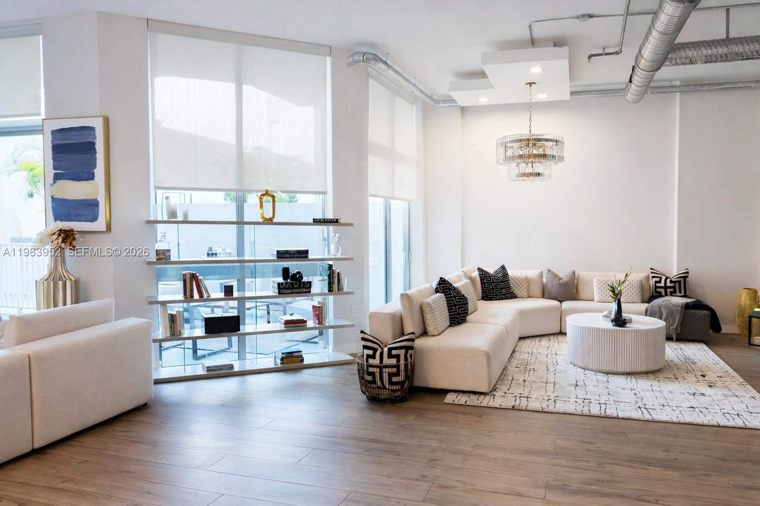 LOFTS AT HOLLYWOOD ST - Residential