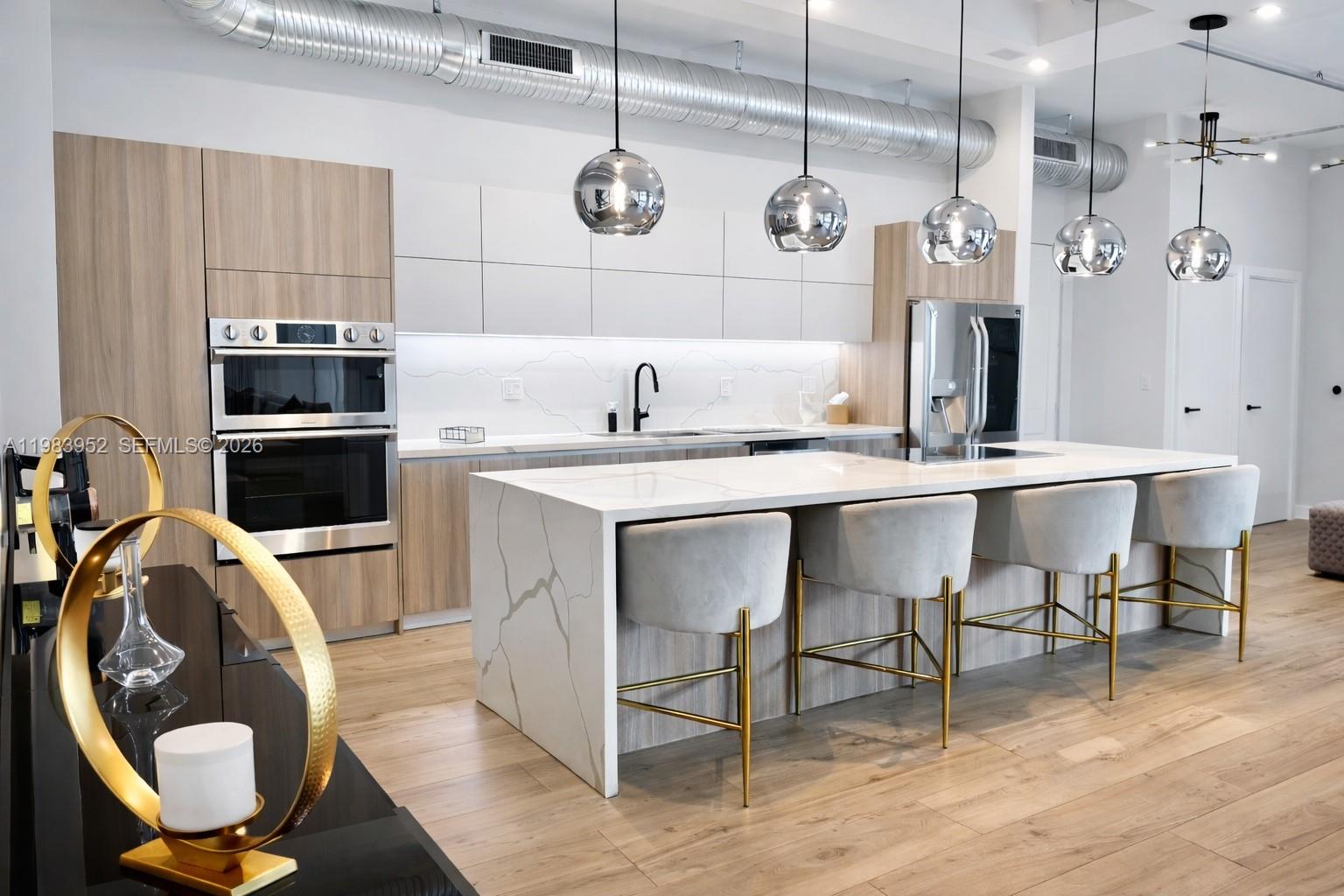 LOFTS AT HOLLYWOOD ST - Residential