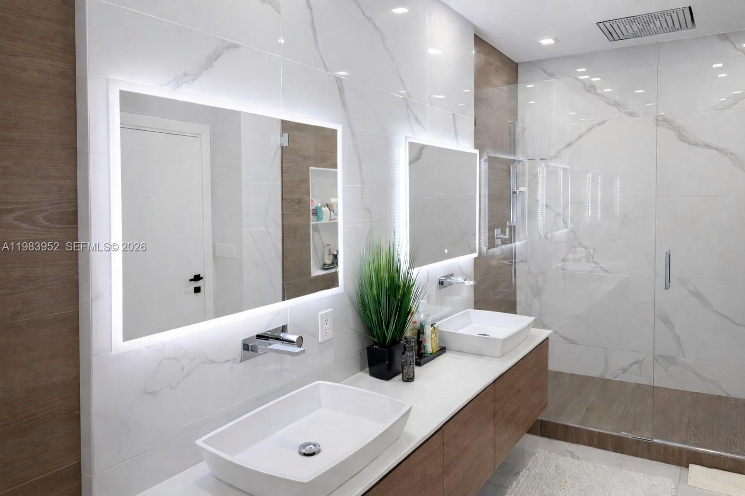 LOFTS AT HOLLYWOOD ST - Residential