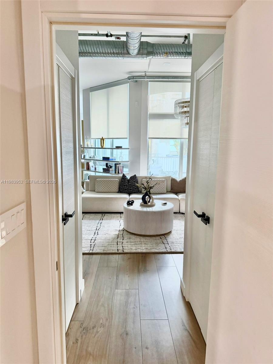 LOFTS AT HOLLYWOOD ST - Residential