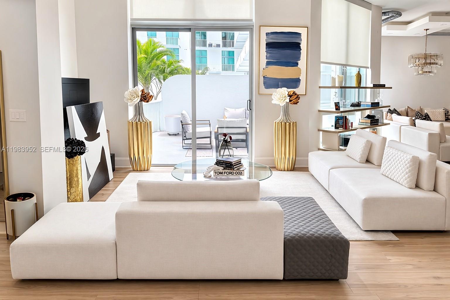 LOFTS AT HOLLYWOOD ST - Residential