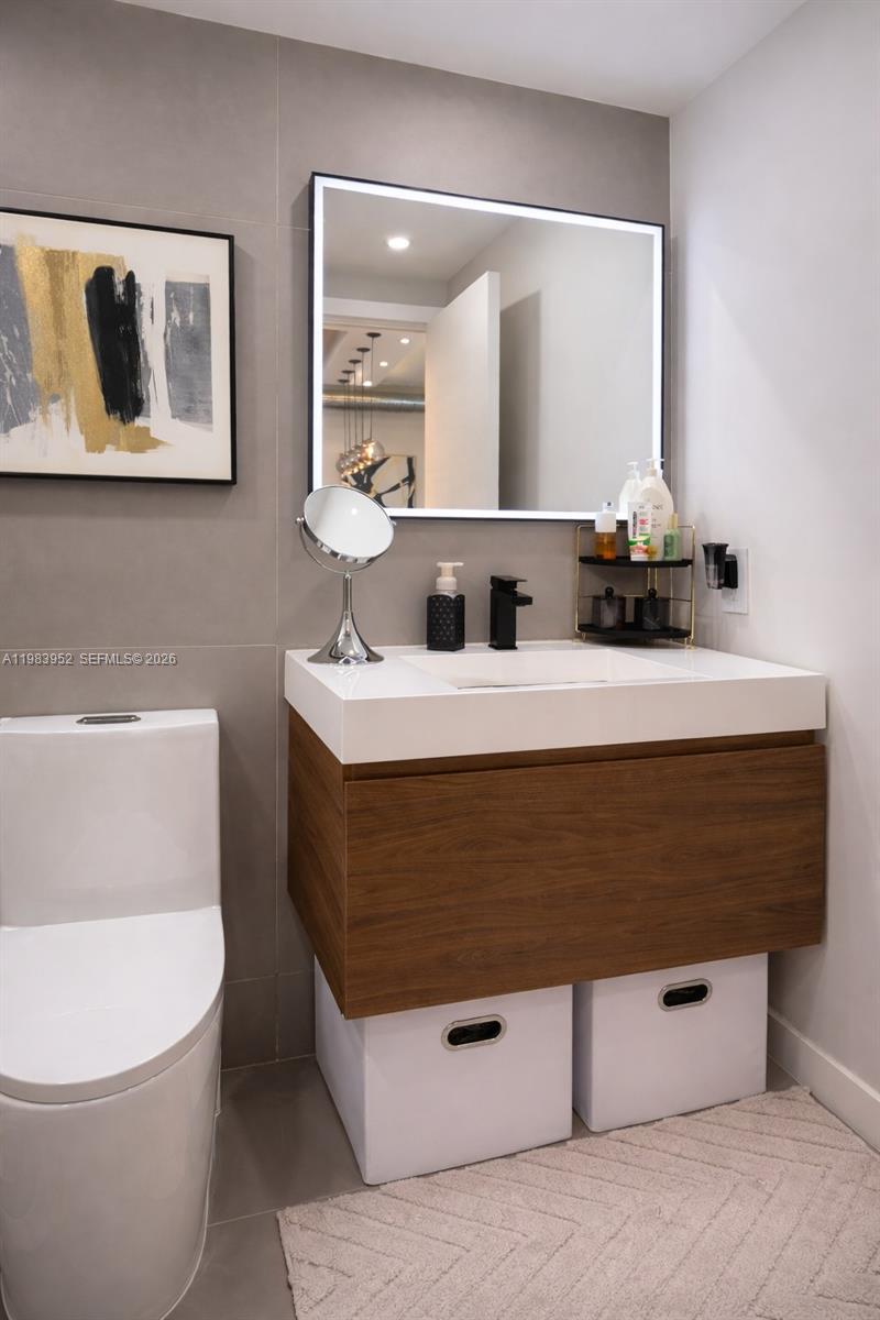 LOFTS AT HOLLYWOOD ST - Residential