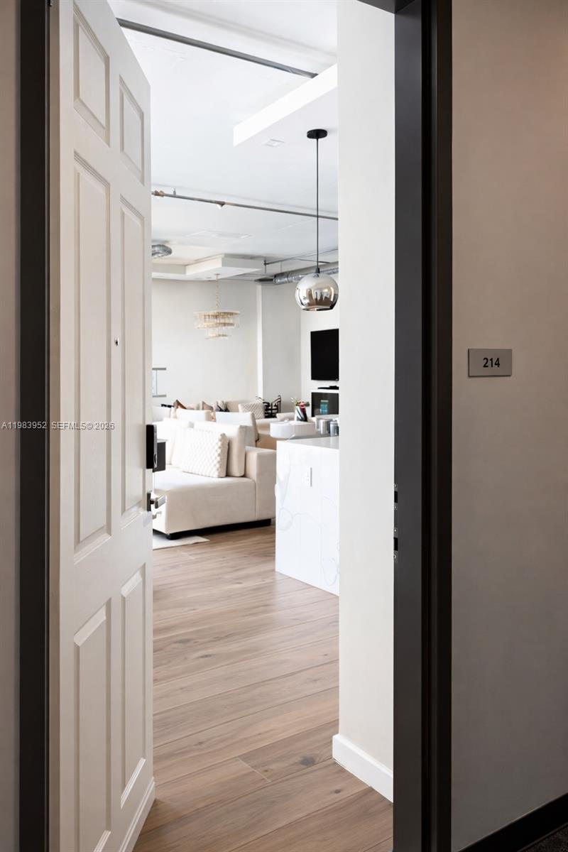 LOFTS AT HOLLYWOOD ST - Residential