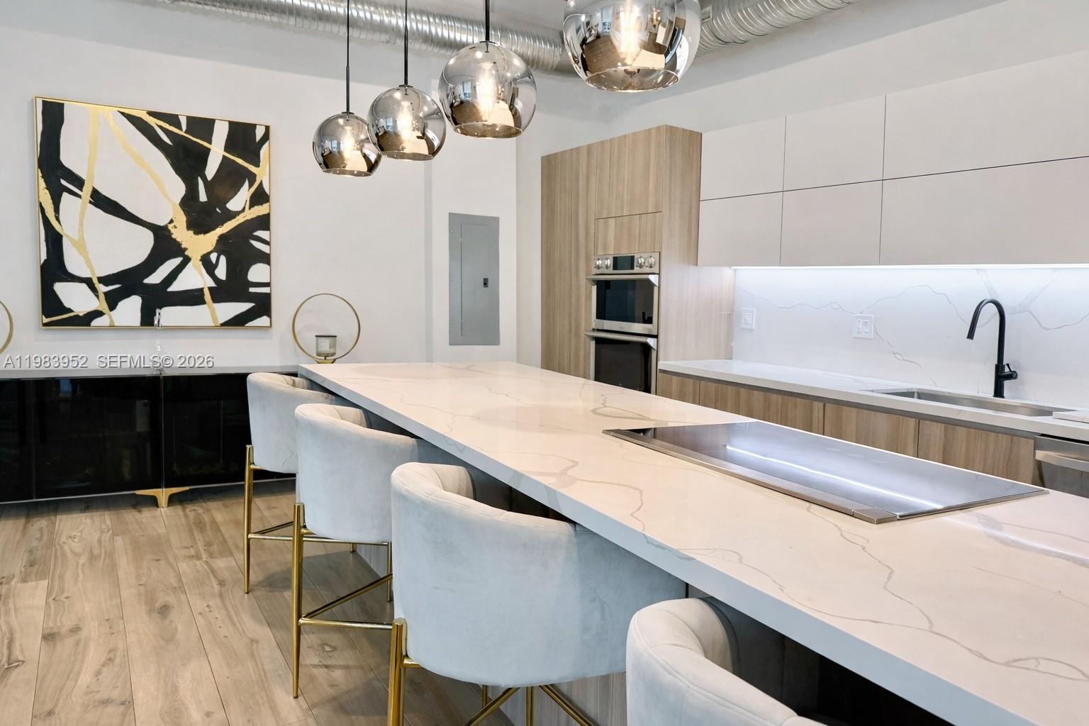 LOFTS AT HOLLYWOOD ST - Residential