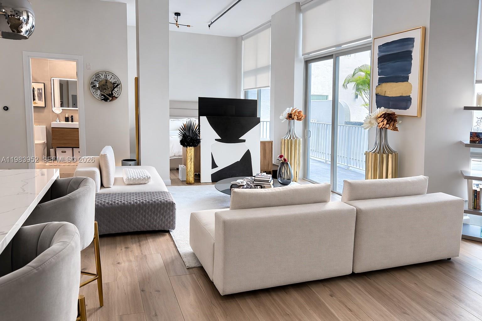 LOFTS AT HOLLYWOOD ST - Residential