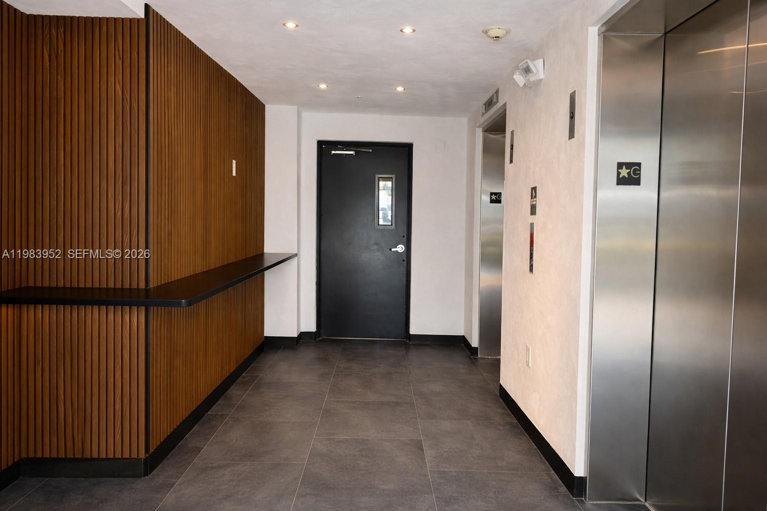 LOFTS AT HOLLYWOOD ST - Residential