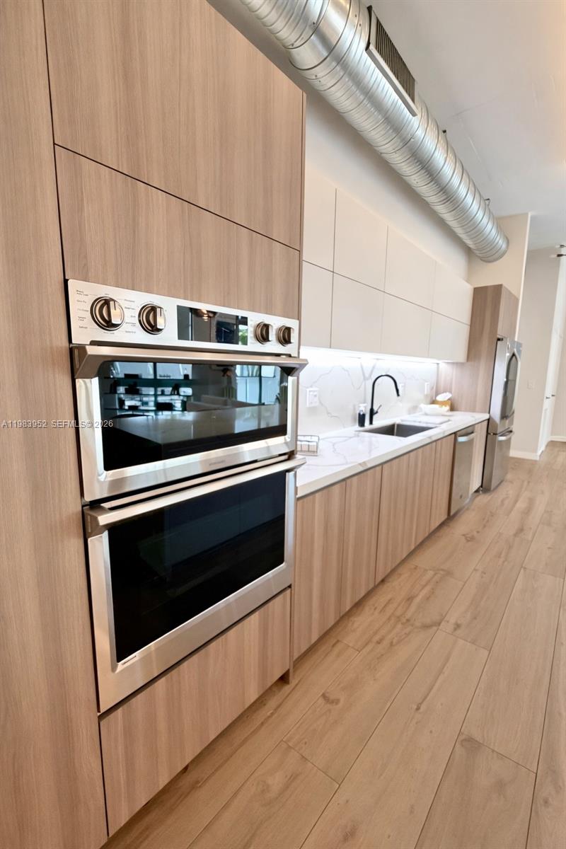 LOFTS AT HOLLYWOOD ST - Residential