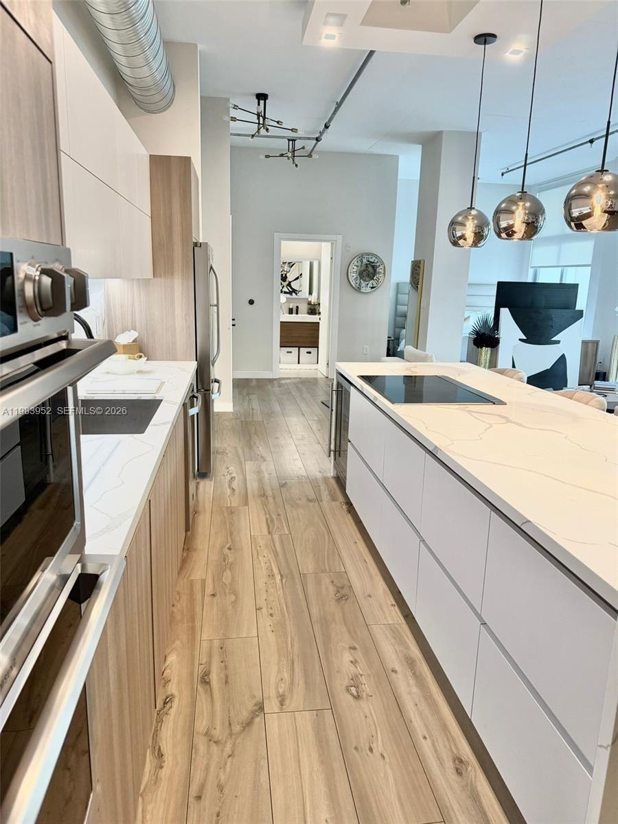 LOFTS AT HOLLYWOOD ST - Residential