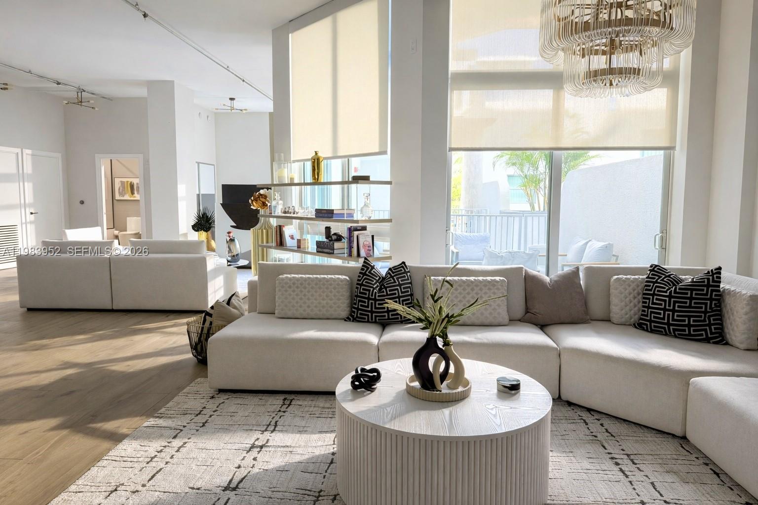 LOFTS AT HOLLYWOOD ST - Residential