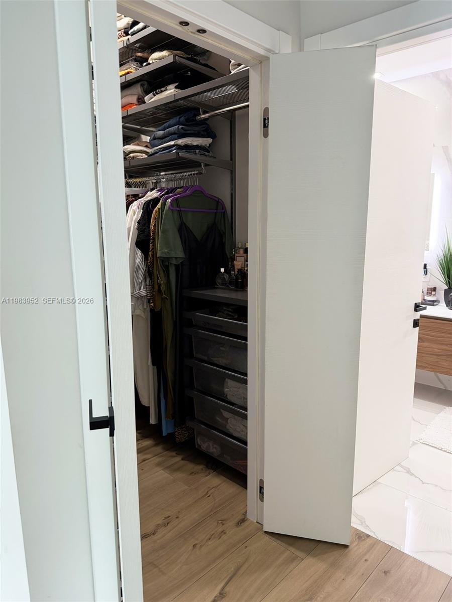 LOFTS AT HOLLYWOOD ST - Residential