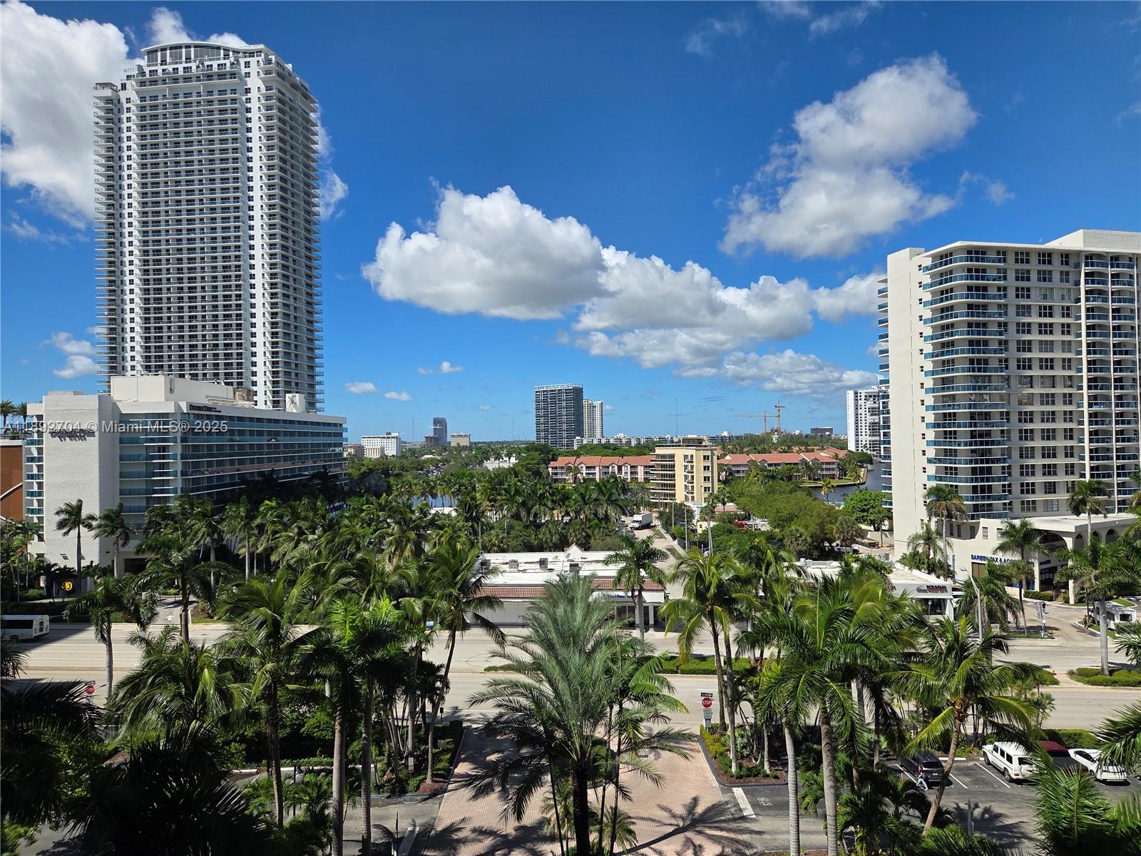 TIDES ON HOLLYWOOD BEACH - Residential