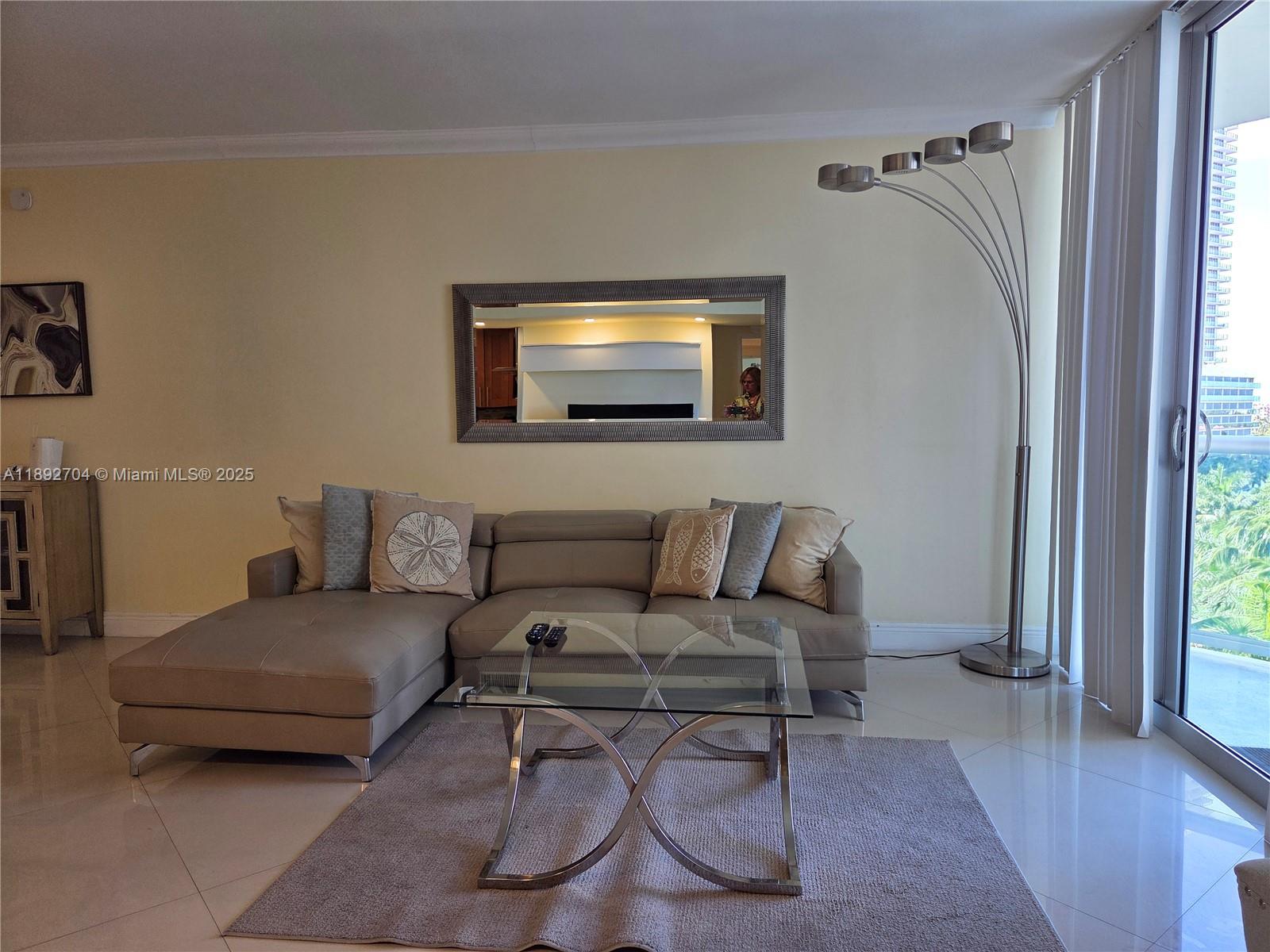 TIDES ON HOLLYWOOD BEACH - Residential