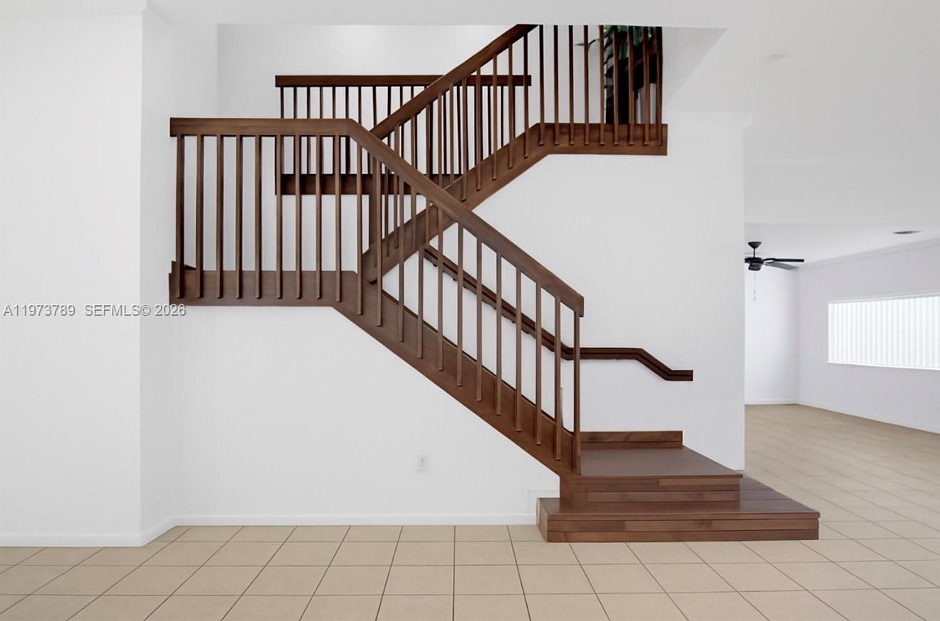 LAROC ESTATES - Residential