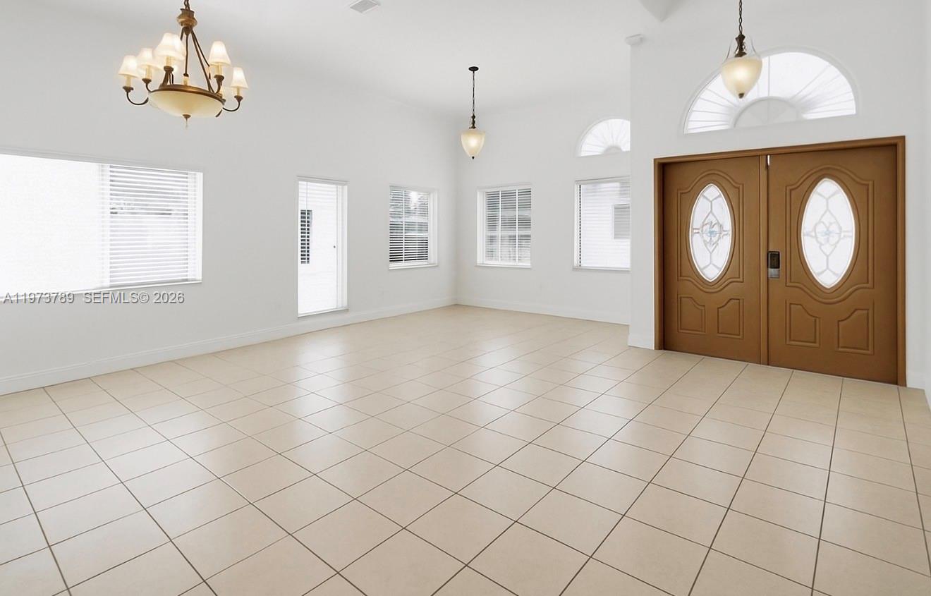 LAROC ESTATES - Residential