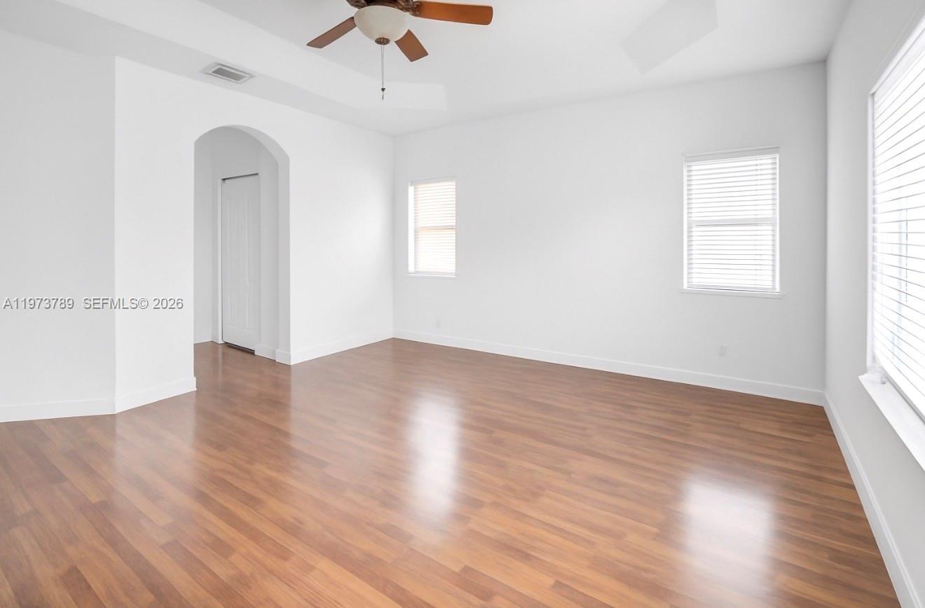 LAROC ESTATES - Residential