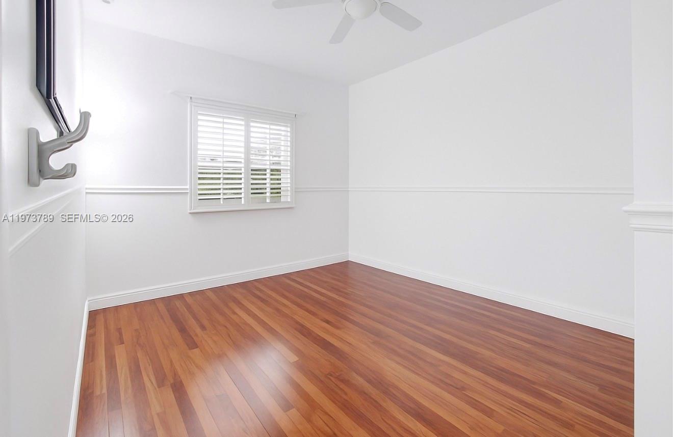 LAROC ESTATES - Residential