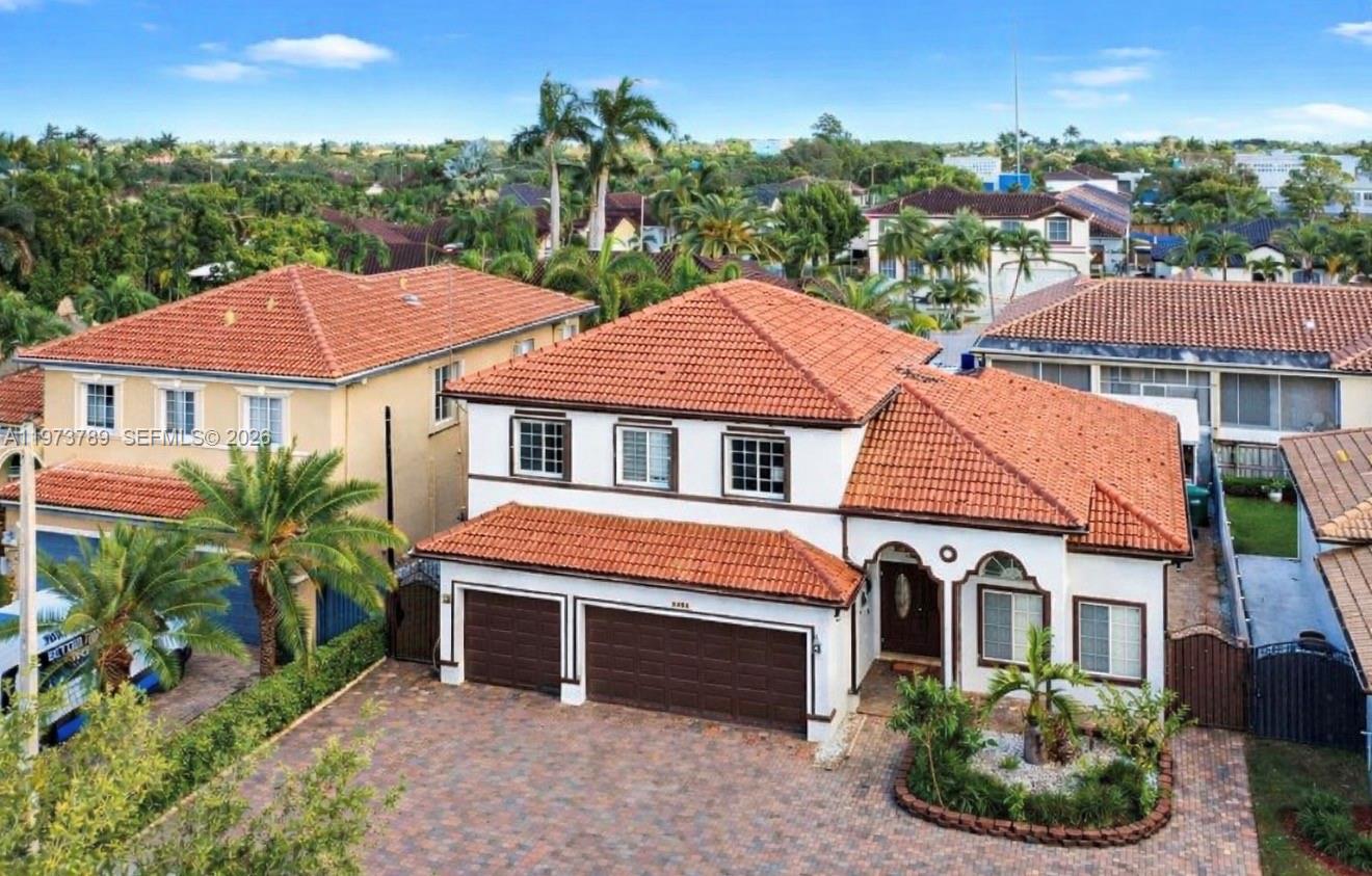 LAROC ESTATES - Residential