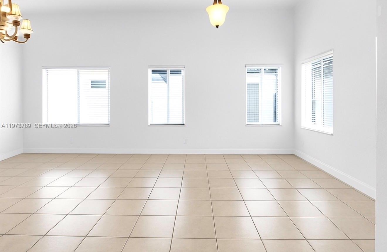 LAROC ESTATES - Residential