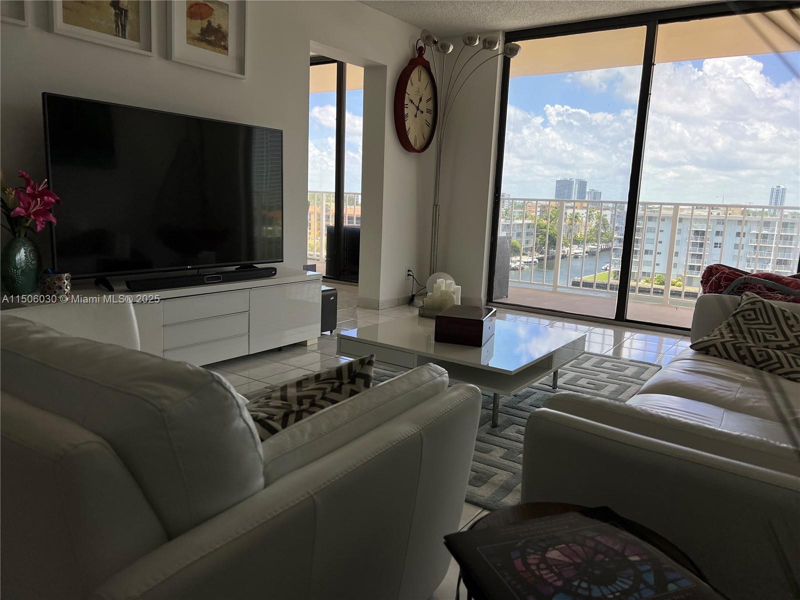 WINSTON TOWERS 700 CONDO - Residential