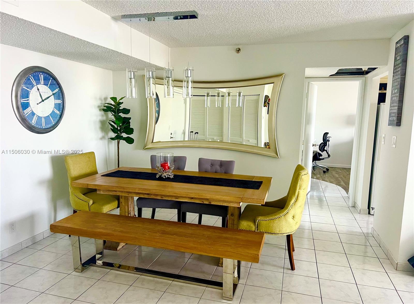 WINSTON TOWERS 700 CONDO - Residential
