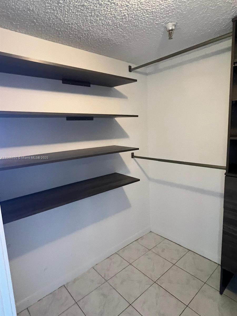 WINSTON TOWERS 700 CONDO - Residential