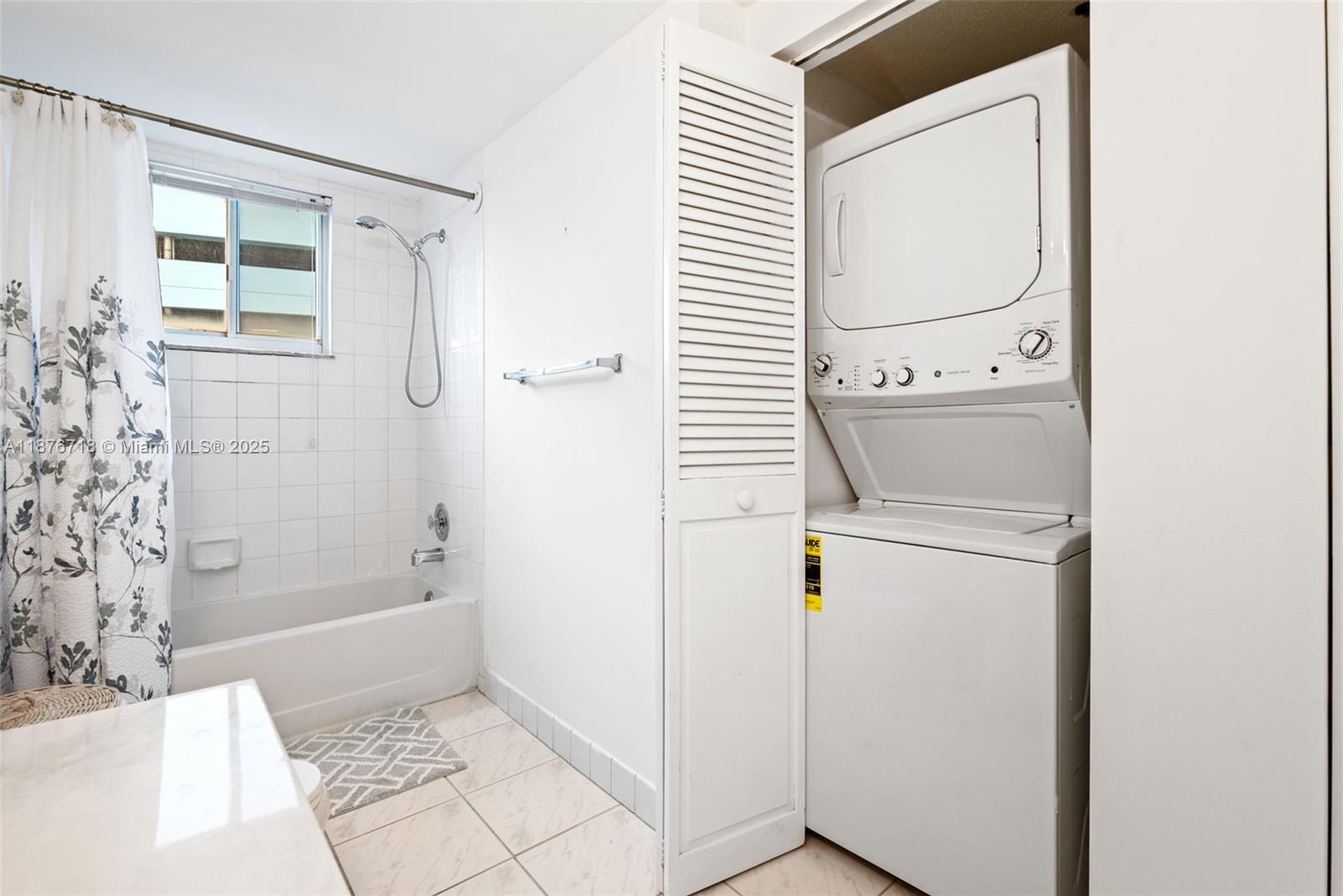 LES PELICANS (THE PELICAN - Residential