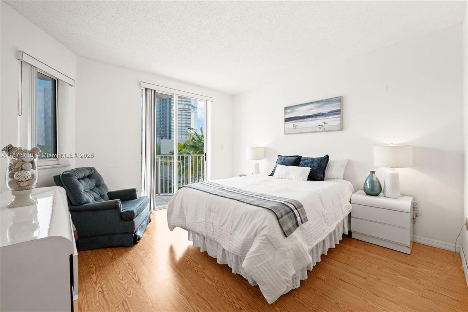 LES PELICANS (THE PELICAN - Residential