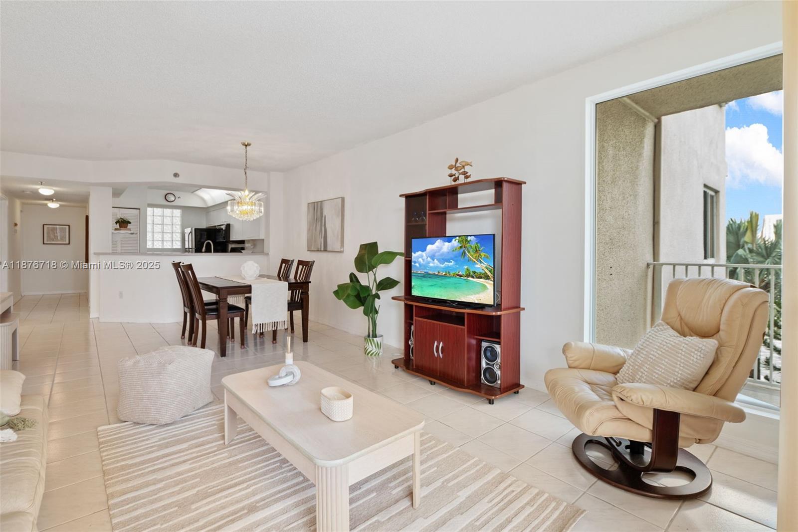 LES PELICANS (THE PELICAN - Residential