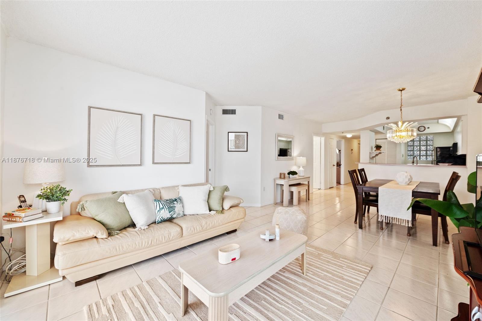 LES PELICANS (THE PELICAN - Residential