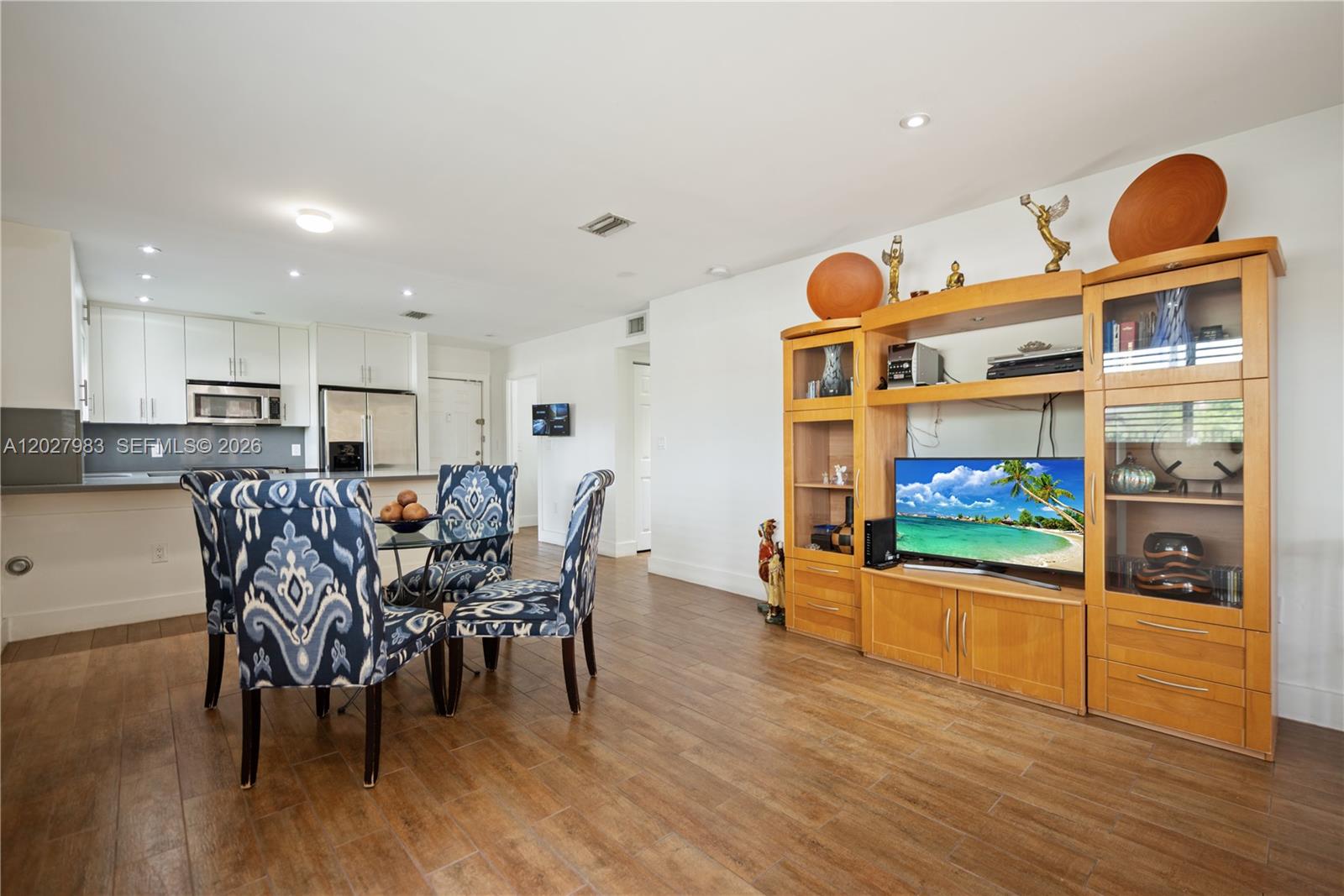 PUERTA DEL SOL CONDO - Residential