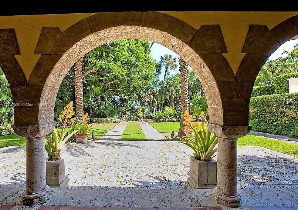 SANTA MARIA CONDO - Residential