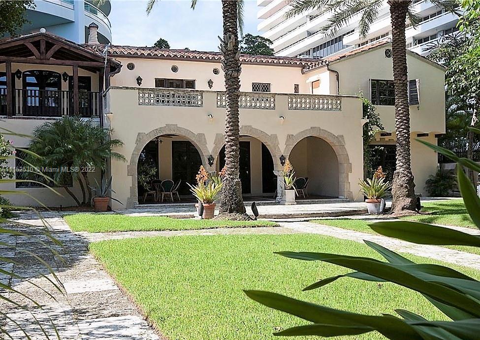 SANTA MARIA CONDO - Residential