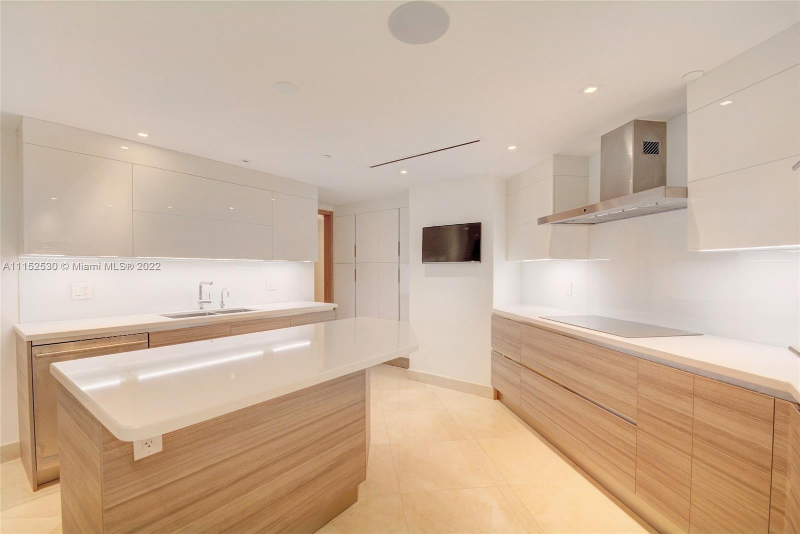 SANTA MARIA CONDO - Residential