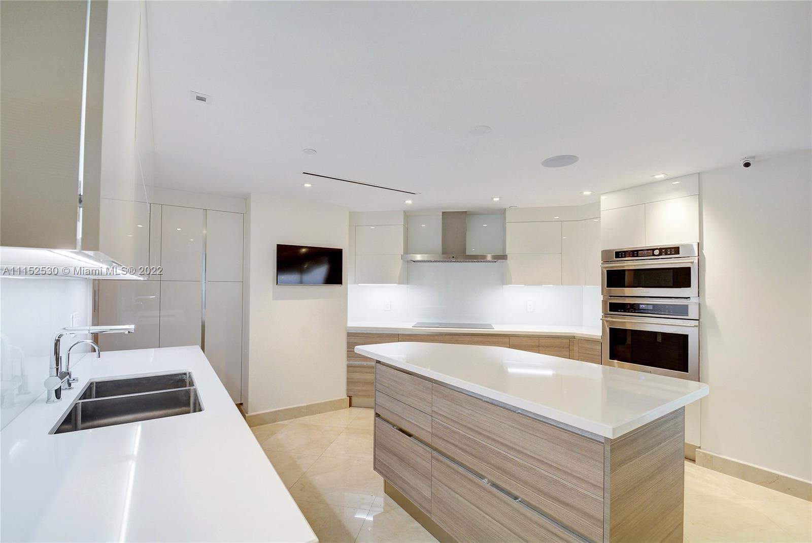 SANTA MARIA CONDO - Residential