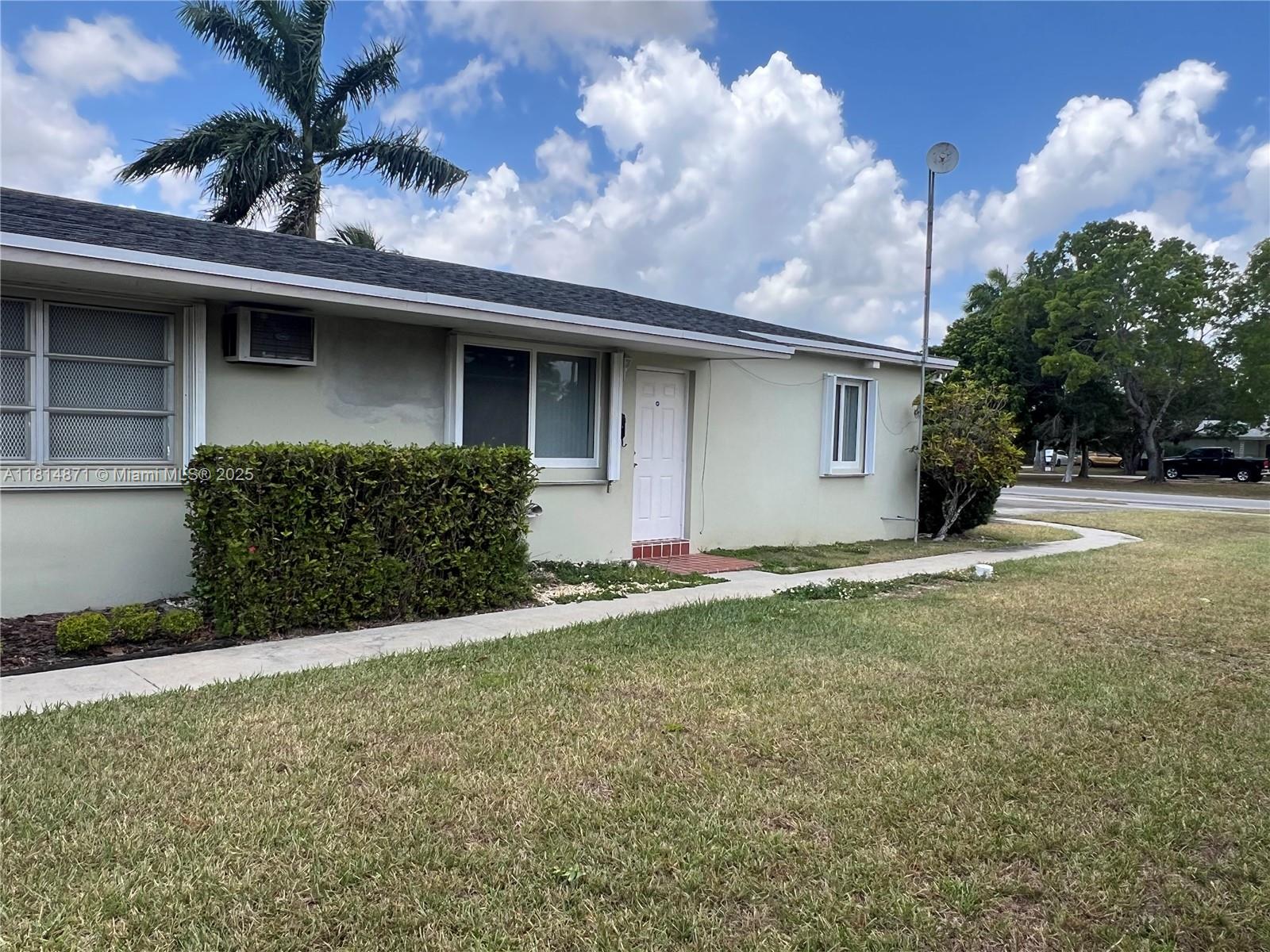 17970 Sw 296th St A, Homestead, Miami-Dade County, Florida - 2 Bedrooms  
1 Bathrooms - 